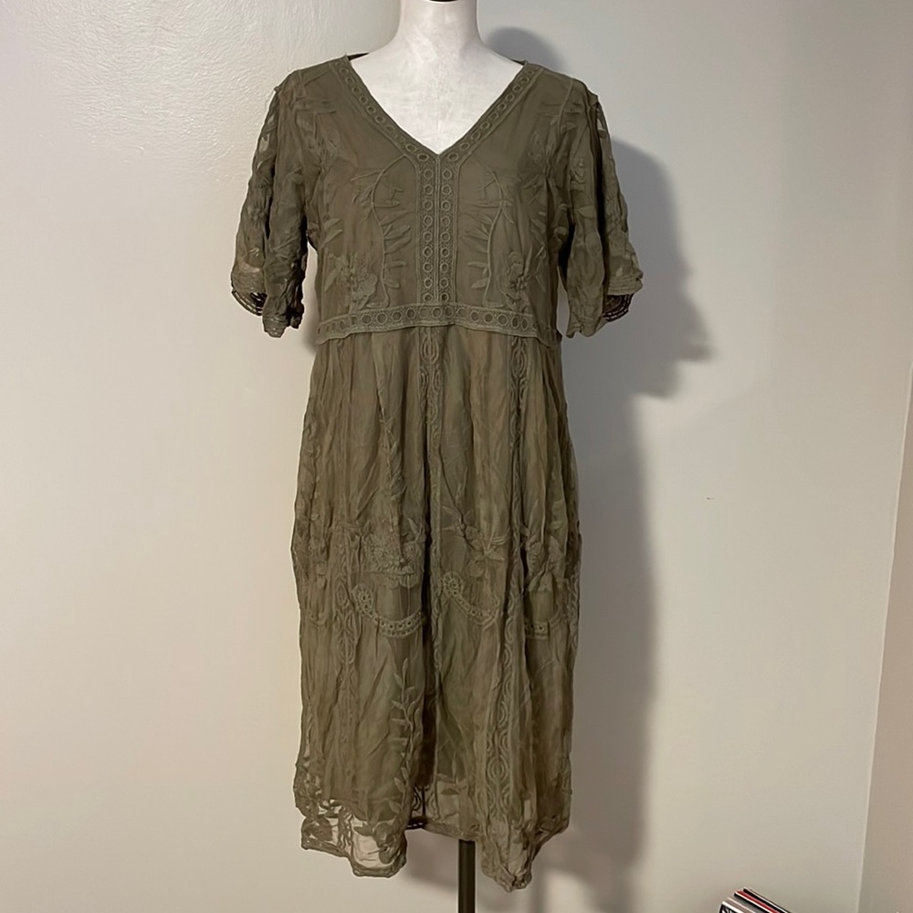 EUC Ella Bella Boutique Lace Dress. Large